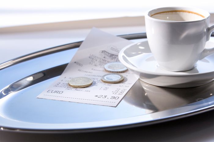 Foto: Serviertablett mit Trinkgeld